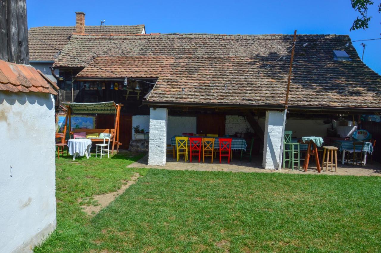 Salas Isailovi Sremska Mitrovica Exterior foto