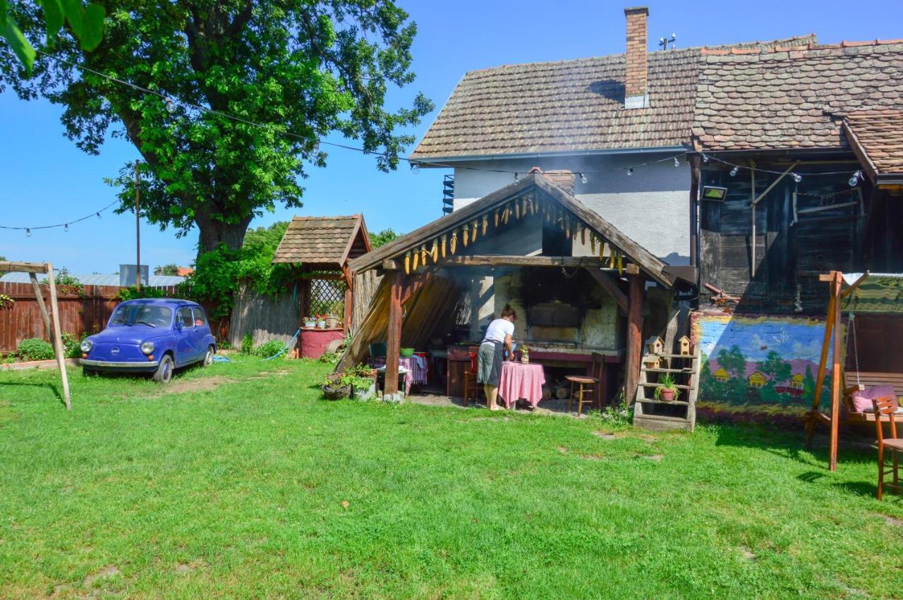 Salas Isailovi Sremska Mitrovica Exterior foto